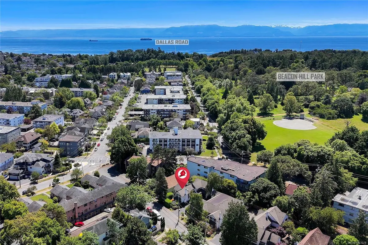977 Convent Pl #9, Victoria BC V8V 2Y9