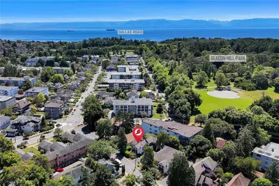 977 Convent Pl #9, Victoria BC V8V 2Y9