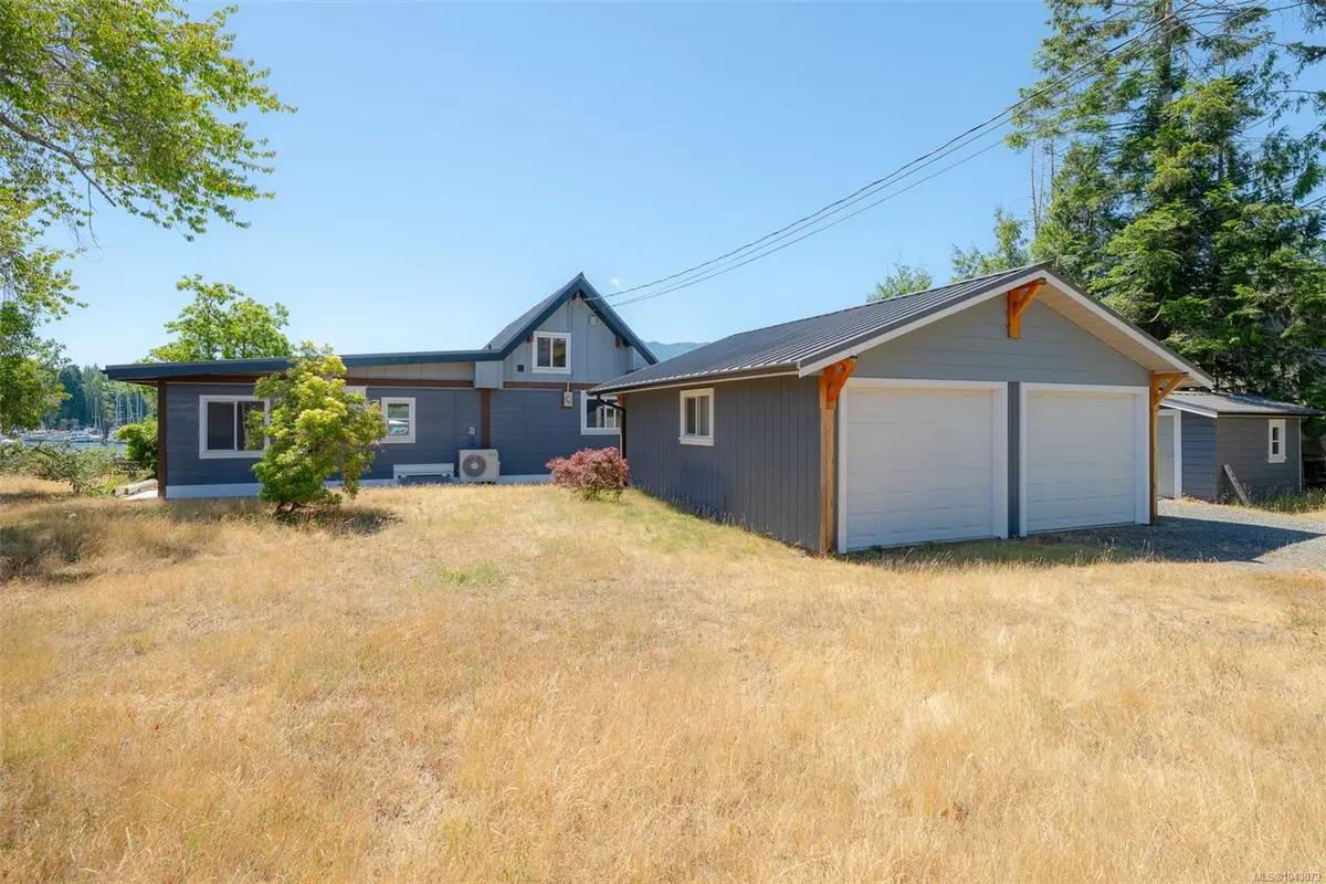 5492 Deep Bay Dr, Bowser BC V0R 1G0
