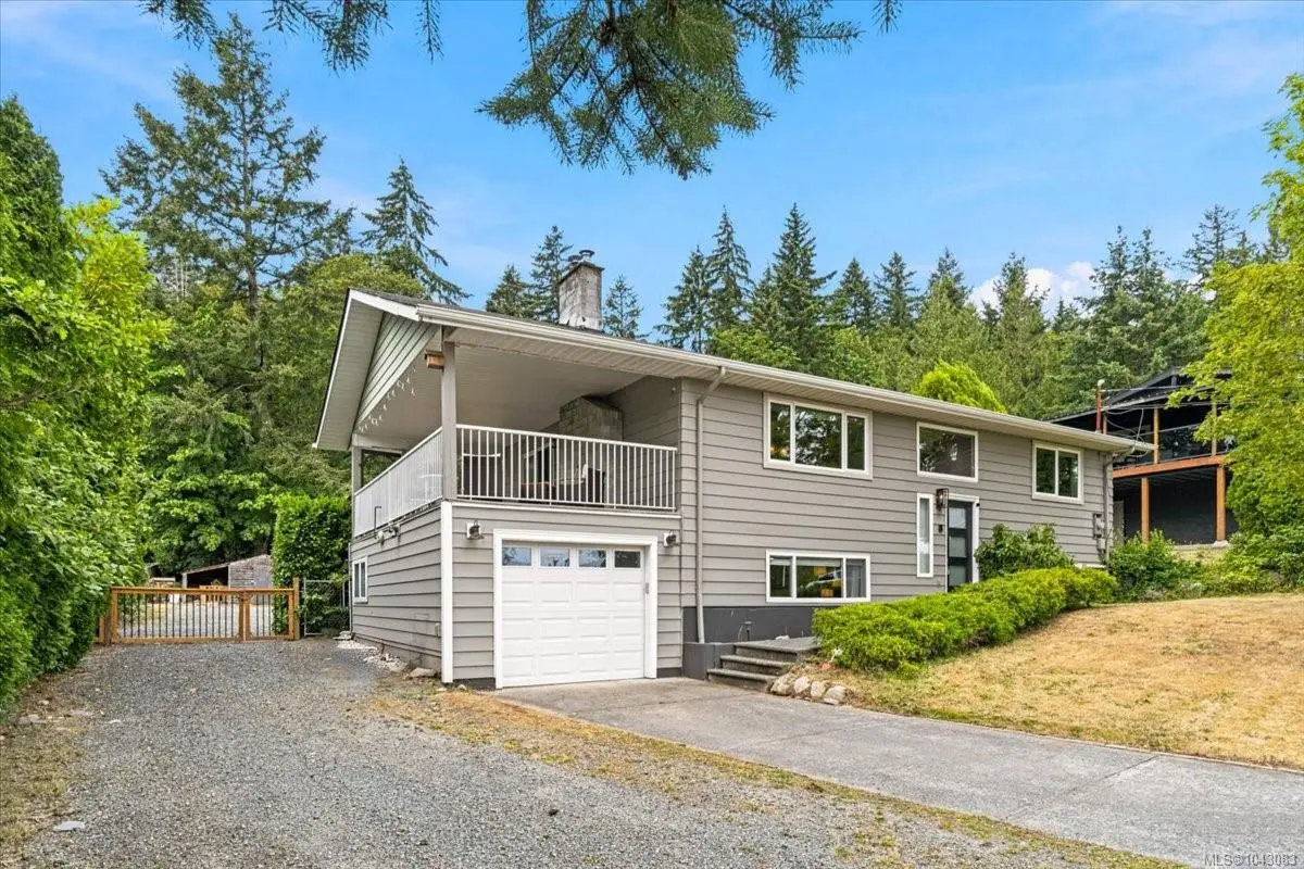 825 Dogwood Rd, Nanaimo BC V9R 3C2