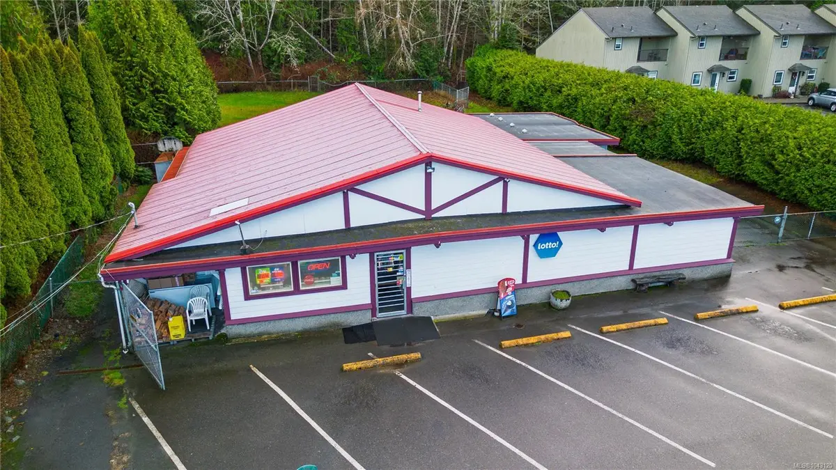 3346 Island Hwy W, Qualicum Beach BC V9K 2B3