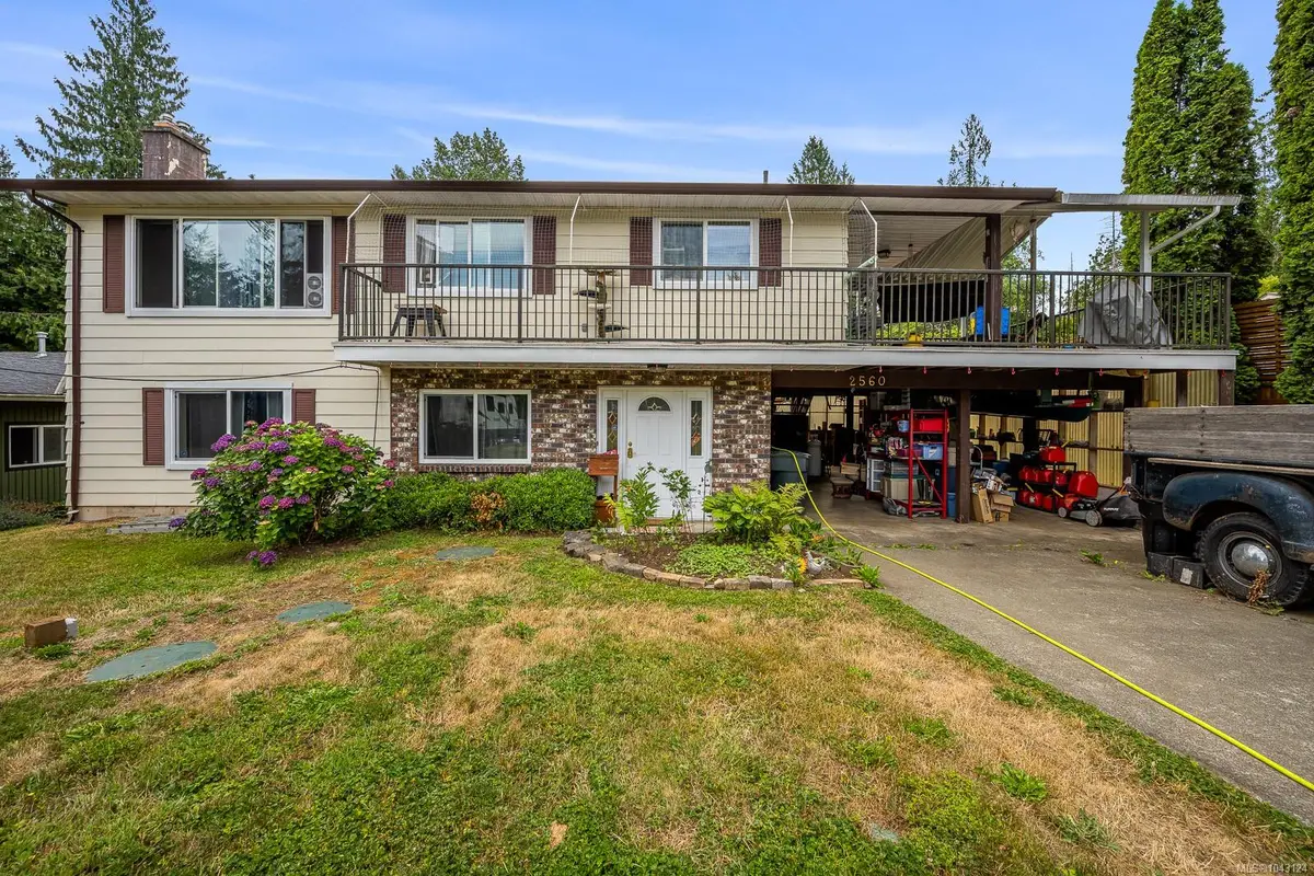 2560 Mabley Rd, Courtenay BC V9N 9K2