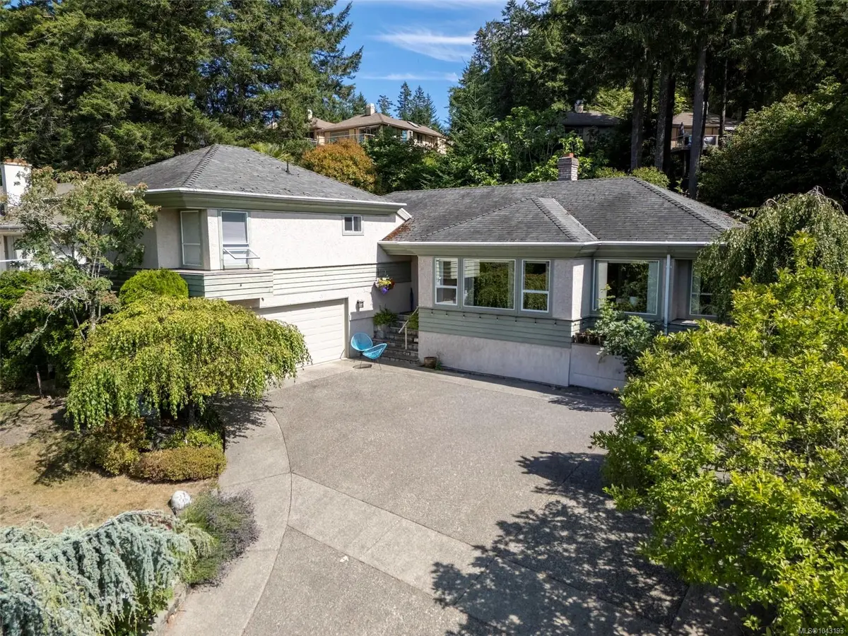 4343 Emily Carr Dr, Saanich BC V8X 5E4