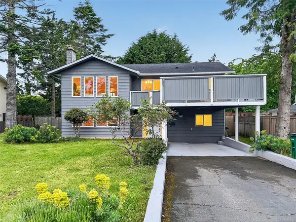 4378 Torrington Pl, Saanich BC V8N 4T8 - 6 bed, 3.0 bath in Saanich