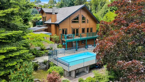 2581 Seaview Rd, Mill Bay BC V8H 1C8 - 3 bed, 4 bath property for sale in Mill Bay