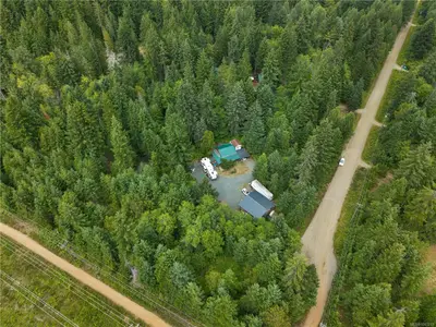 3866 Pinecrest Rd, Black Creek BC V9J 1E6
