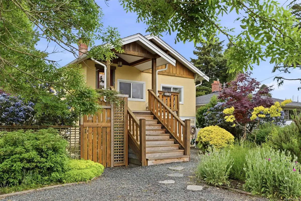 3130 Kingsley St, Saanich BC V8P 4J4