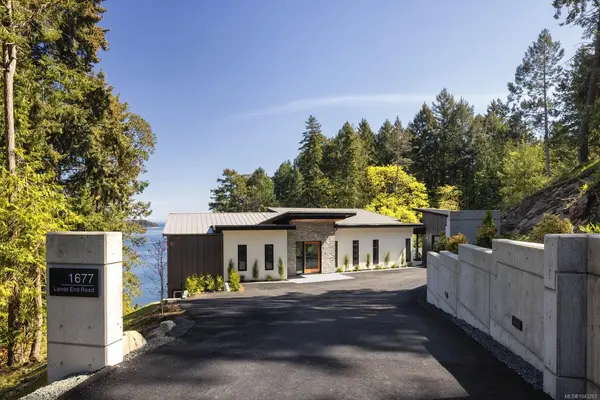 1677 Lands End Rd, North Saanich BC V8L 5L5 - 4 bed, 3.0 bath in North Saanich