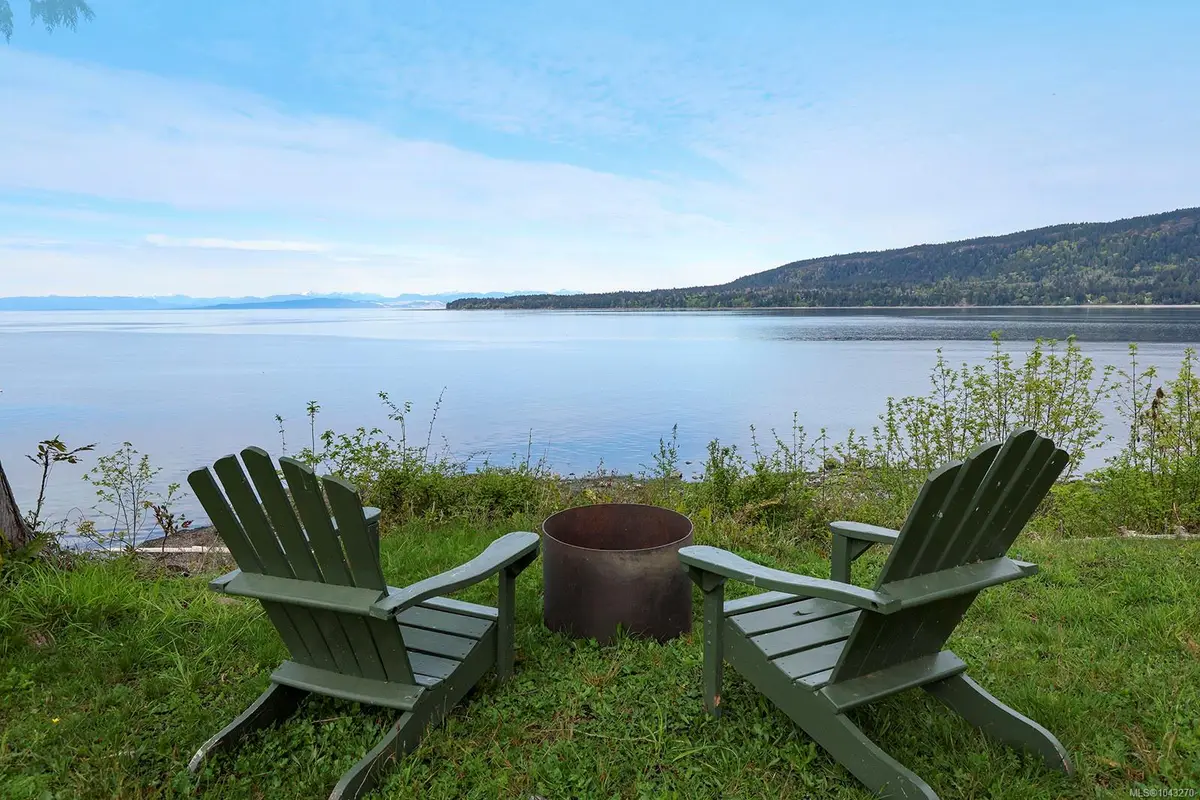 3640 East Rd, Denman Island BC V0R 1T0
