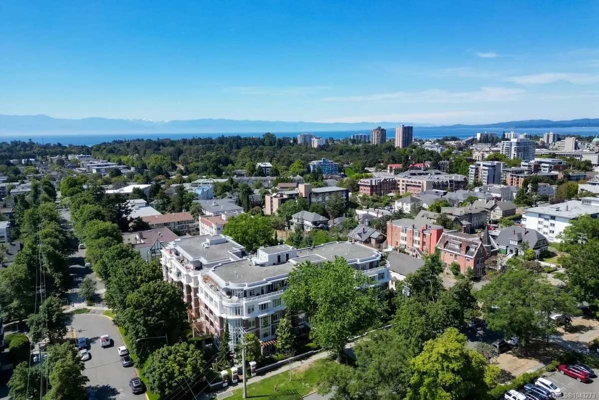 999 Burdett Ave #412, Victoria BC V8V 3G7