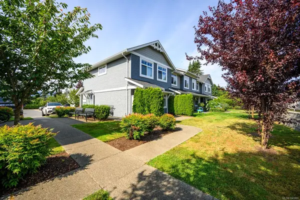 2485 Idiens Way #205, Courtenay BC V9N 9J4 - 3 bed, 2.0 bath in Courtenay