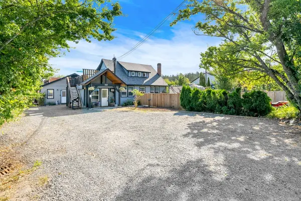 740 Newbury St, Saanich BC V9A 2C1 - 7 bed, 3.0 bath in Saanich