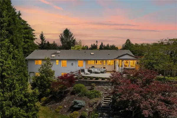 240 Carmanah Dr, Courtenay BC V9N 8N4 - 4 bed, 3.0 bath in Courtenay