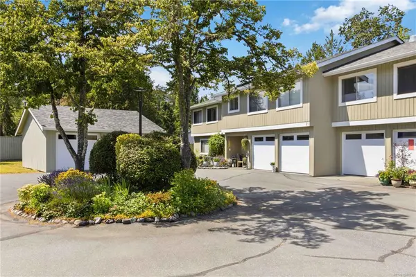 2020 White Birch Rd #20, Sidney BC V8L 2R1 - 3 bed, 3.0 bath in Sidney