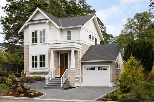 2456 Plumer St, Oak Bay BC V8S 2T8 - 3 bed, 4.0 bath in Oak Bay