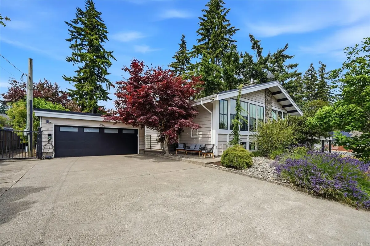 654 Hawthorne Rise, Parksville BC V9P 2A1