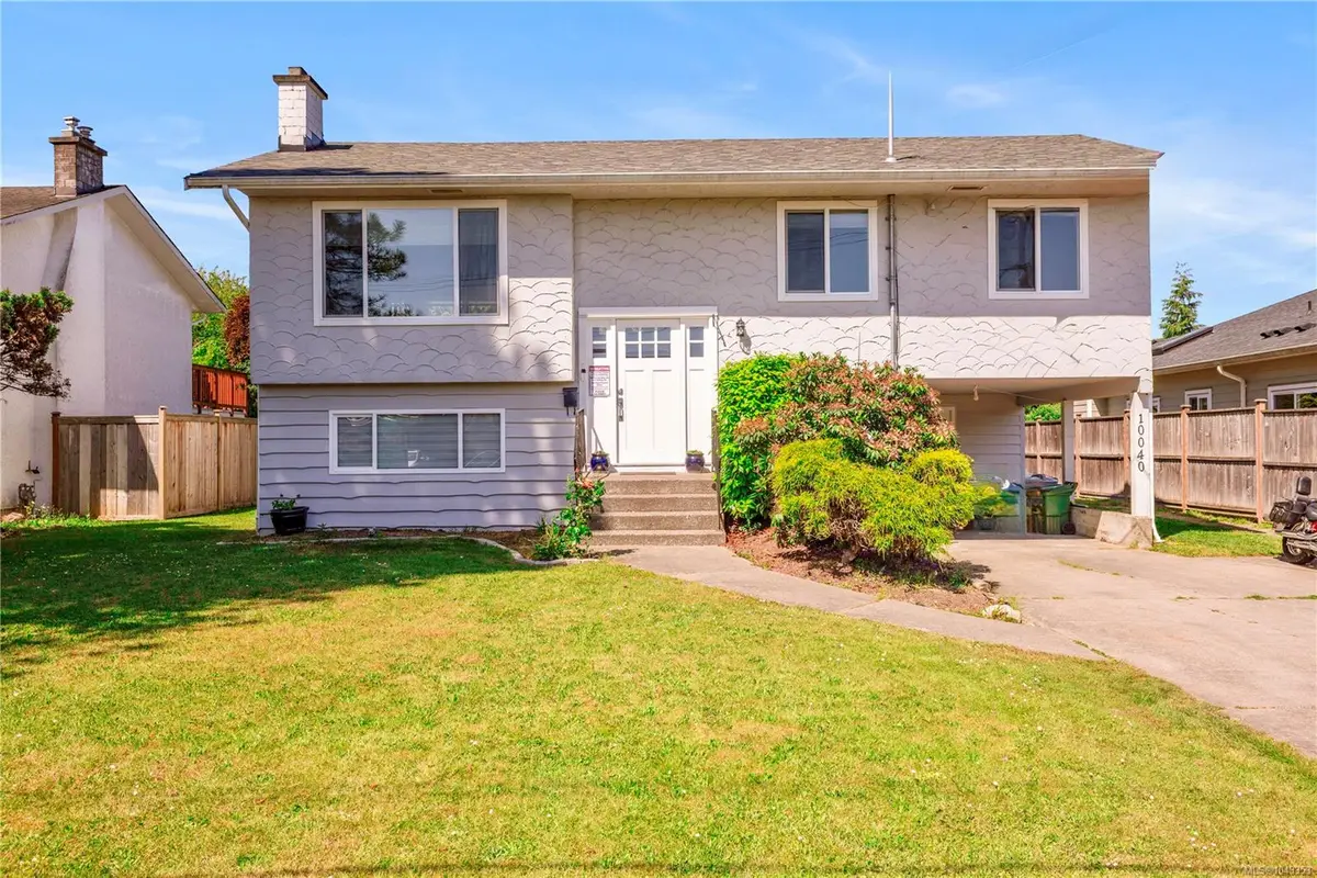 10040 Siddall Rd, Sidney BC V8L 3L9