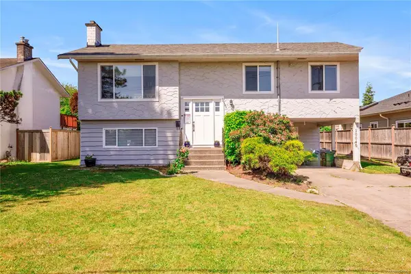 10040 Siddall Rd, Sidney BC V8L 3L9 - 5 bed, 2.0 bath in Sidney