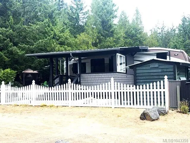 2650 Turnbull Rd #A4, Qualicum Beach BC V0R 1G0