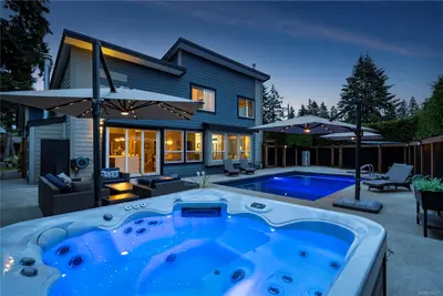 4371 Briardale Rd, Courtenay BC V9N 9R7