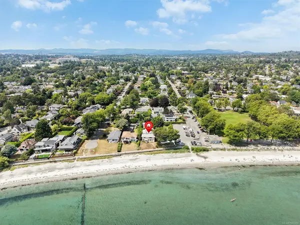 2168 Esplanade, Oak Bay BC V8R 2W1 - 8 bed, 4.0 bath in Oak Bay
