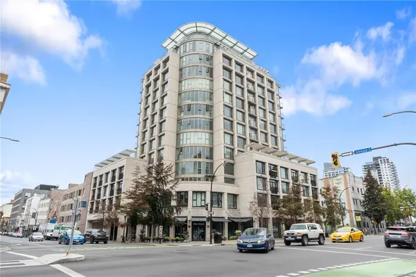 760 Johnson St #701, Victoria BC V8W 1N1 - 2 bed, 1.0 bath in Victoria