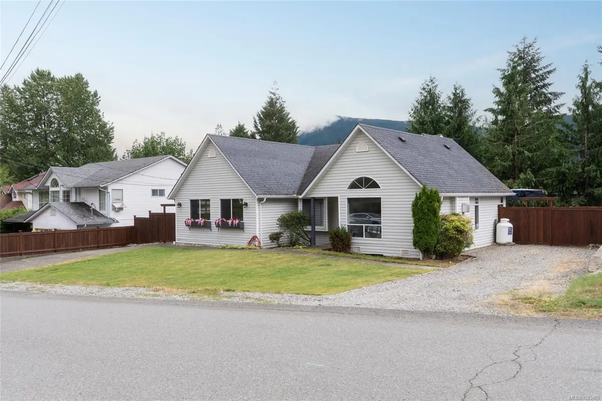 108 River Rd, Lake Cowichan BC V0R 2G0