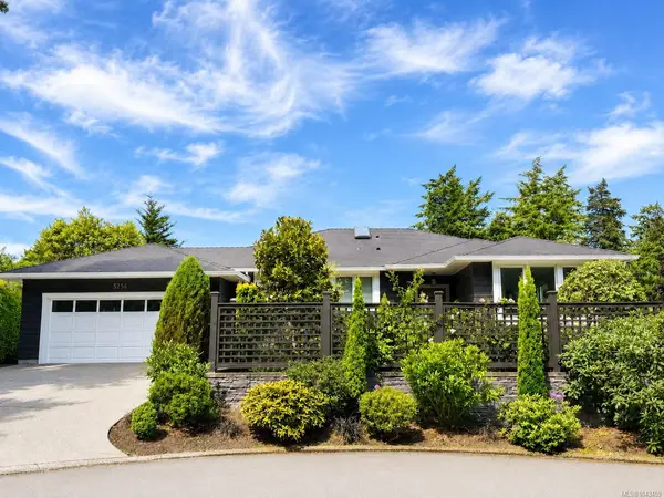 5256 Del Monte Ave, Saanich BC V8Y 1X2 - 4 bed, 3.0 bath in Saanich