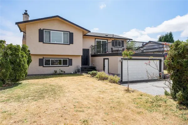 1521 San Juan Ave, Saanich BC V8N 2L4 - 6 bed, 3 bath property for sale in Saanich