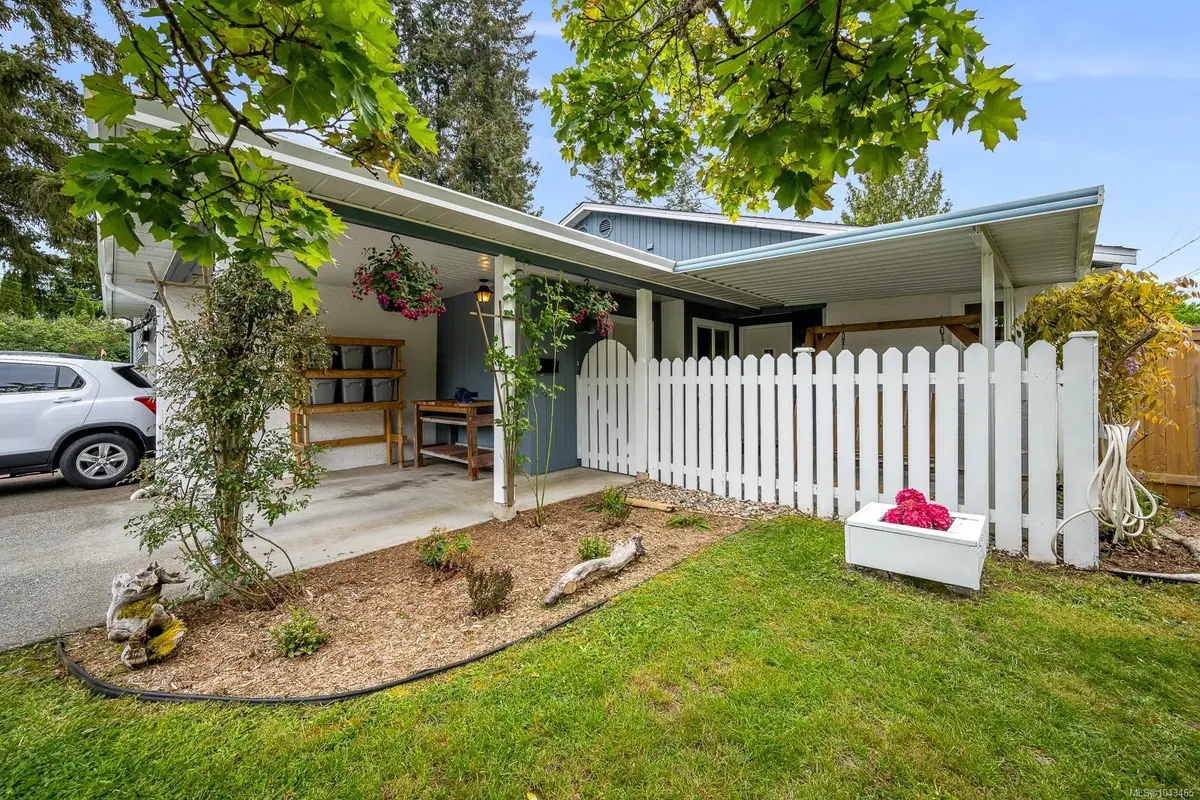 115 Rod & Gun Rd #A, Courtenay BC V9N 6X8