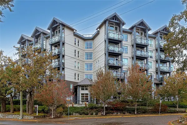 924 Esquimalt Rd #303, Esquimalt BC V9A 3P2 - 1 bed, 1.0 bath in Esquimalt