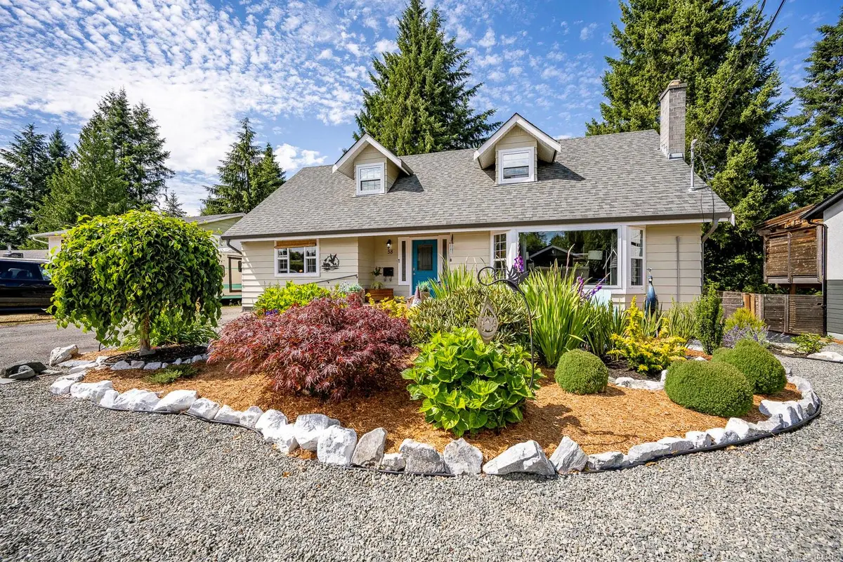 58 Mitchell Rd, Courtenay BC V9N 6C3