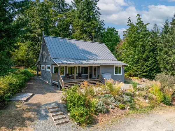 6531 Country Rd, Fanny Bay BC V0R 1W0 - 3 bed, 2 bath property for sale in Fanny Bay