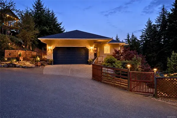 2305 Mate Pl, Nanoose Bay BC V9P 9G2 - 4 bed, 4.0 bath in Nanoose Bay