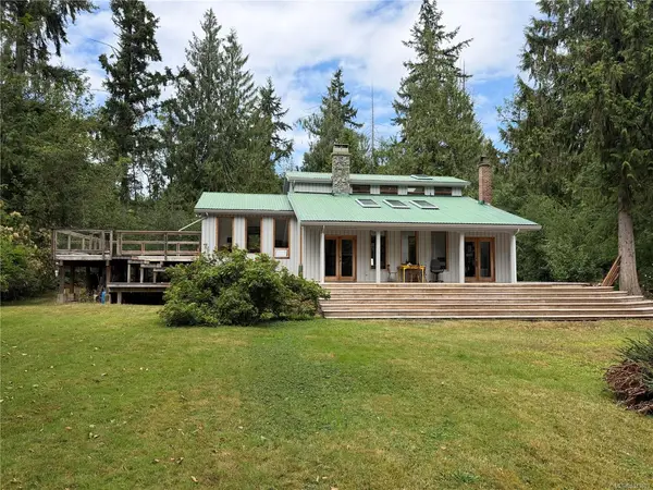 380 Parker Rd, Qualicum Beach BC V9K 1S9 - 3 bed, 2.0 bath in Qualicum Beach