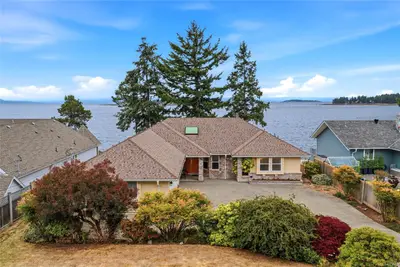 1432 Madrona Dr, Nanoose Bay BC V9P 9C9