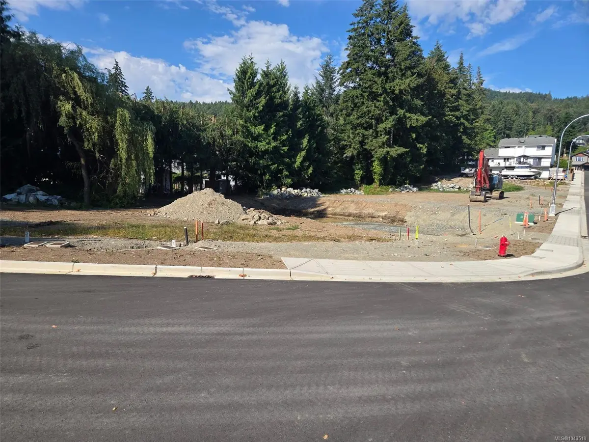 10 Norah Pl Lot, Ladysmith BC V9G 1W4