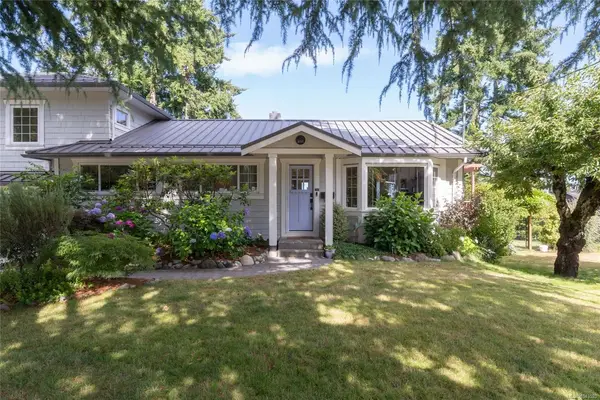 6371 Conconi Pl, Central Saanich BC V8Z 5Z7 - 5 bed, 3.0 bath in Central Saanich