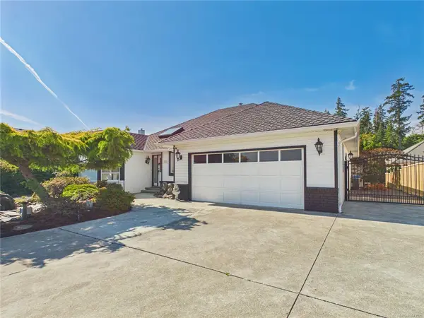 1650 Admiral Tryon Blvd, French Creek BC V9P 1Y1 - 3 bed, 2.0 bath in French Creek