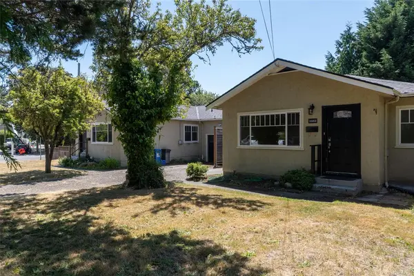 2442/2462 Eastdowne Rd, Oak Bay BC V8R 5P8 - 6 bed, 2.0 bath in Oak Bay