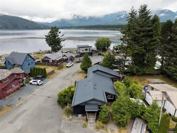 6641 Queesto Dr, Port Renfrew BC V0S 1K0 - 5 bed, 3 bath property for sale in Port Renfrew