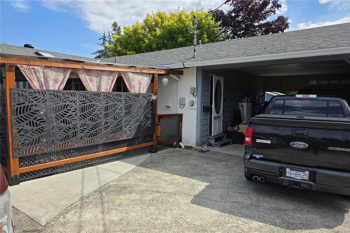542 Grayson Rd, Campbell River BC V9W 6K4