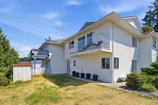 4801 Hammond Bay Rd #1, Nanaimo BC V9T 5V7 - 3 bed, 2.0 bath in Nanaimo