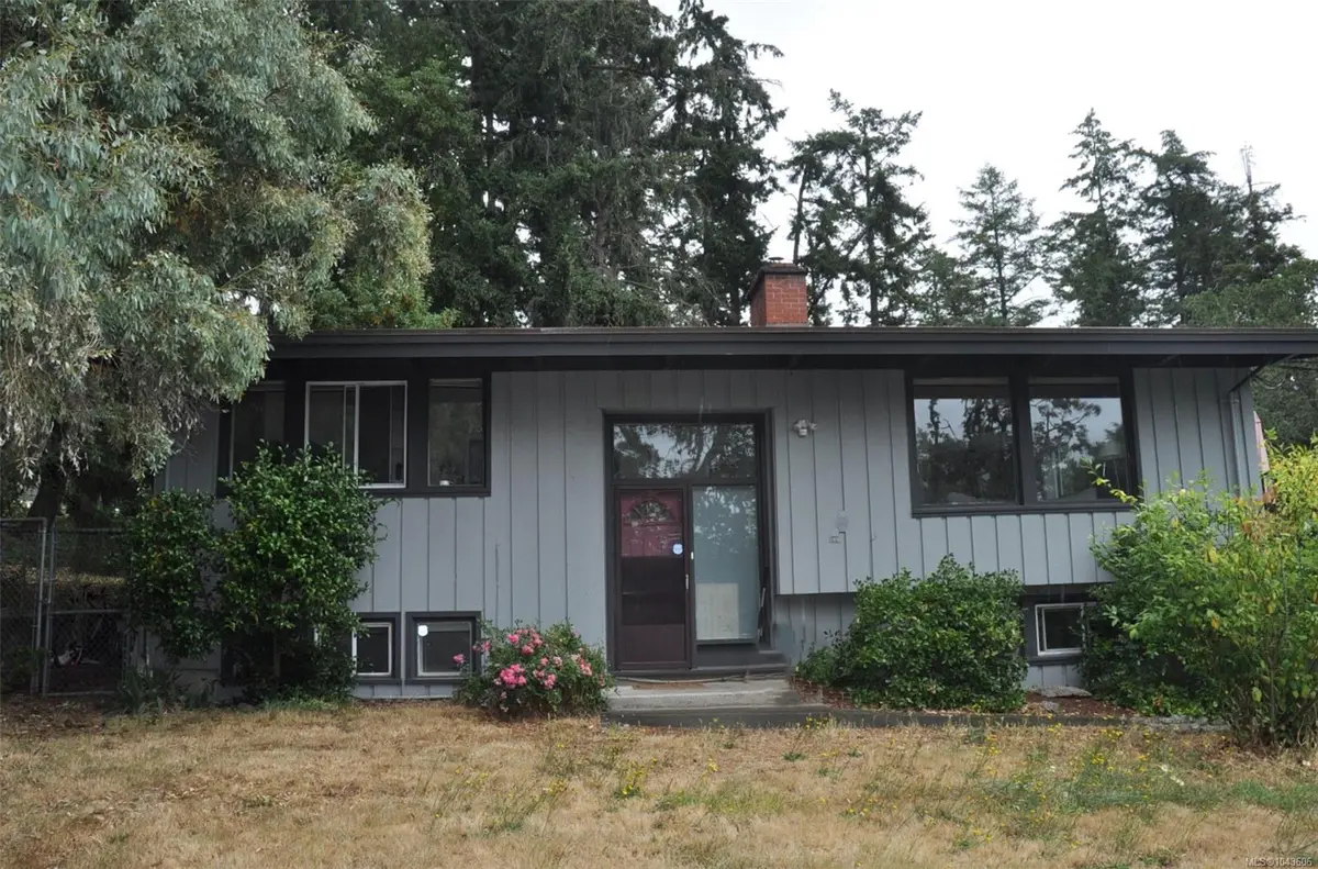 4719 West Saanich Rd, Saanich BC V8Z 3G9