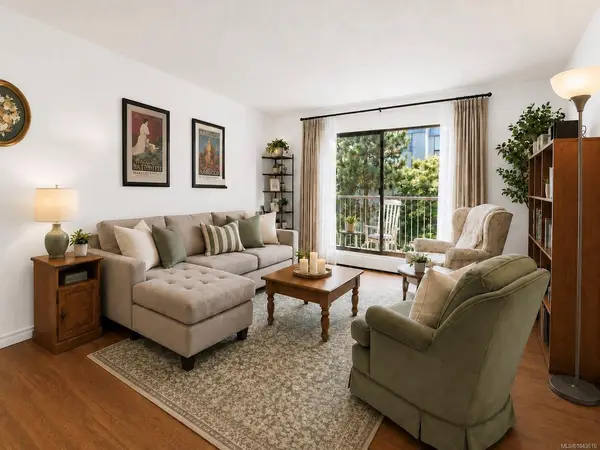 3225 Eldon Pl #220, Saanich BC V8Z 6A7 - 3 bed, 1.0 bath in Saanich
