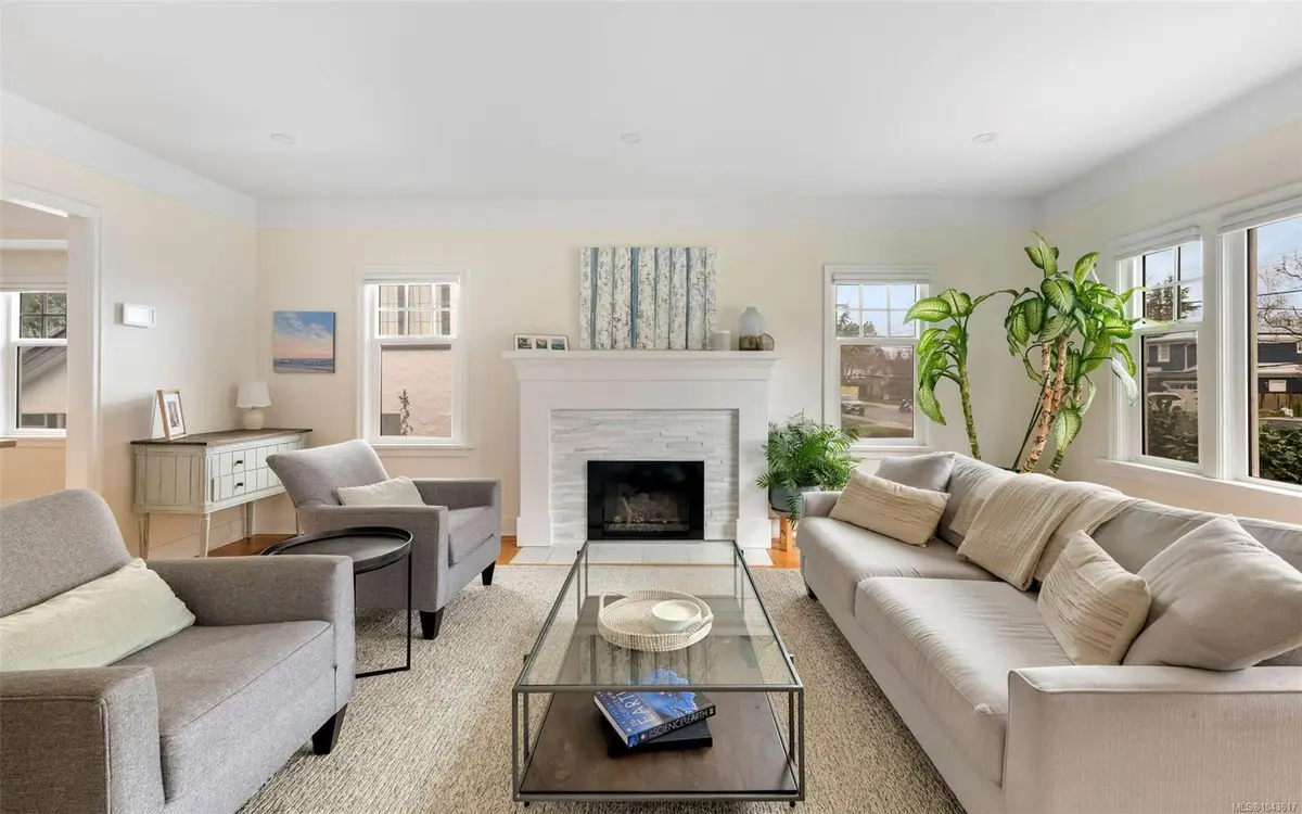 2399 Dalhousie St, Oak Bay BC V8R 2H5