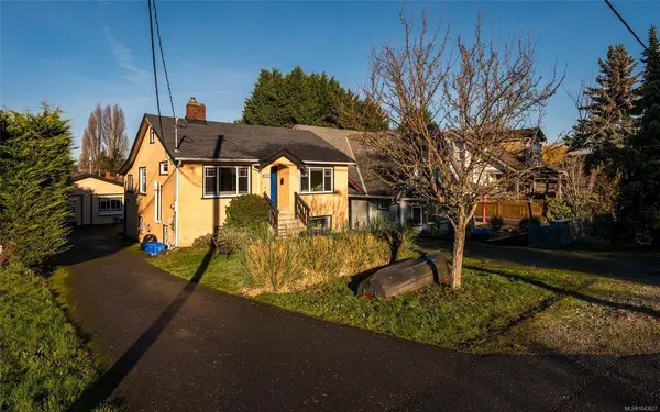 3026 Donald St, Saanich BC V9A 1Y2 - 5 bed, 3.0 bath in Saanich