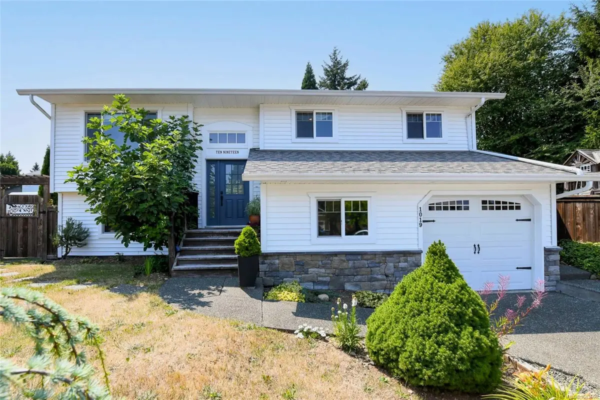 1019 Arrowsmith Ave, Courtenay BC V9N 8P7