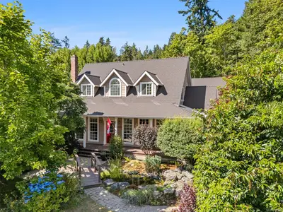 1130 Tatlow Rd, North Saanich BC V8L 5P3