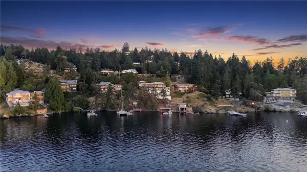 7318 Mark Lane, Central Saanich BC V9E 2A1 - 3 bed, 3.0 bath in Central Saanich